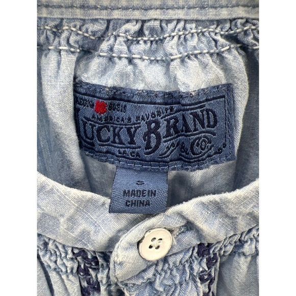 Lucky Brand Womens Sz S Denim Embroidered Button Up Blouse - Picture 3 of 7